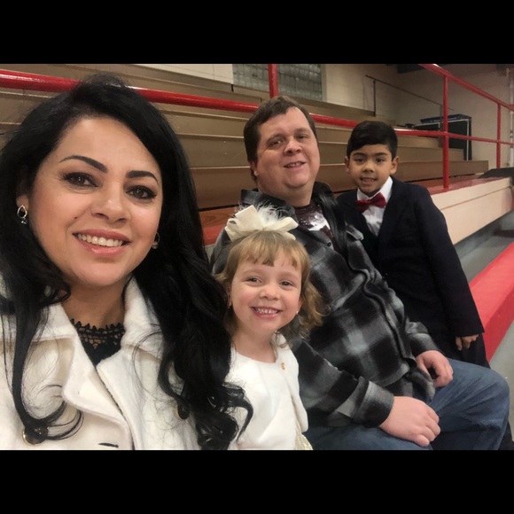 Meet your Posher, Charlene - Picture 3 of 3